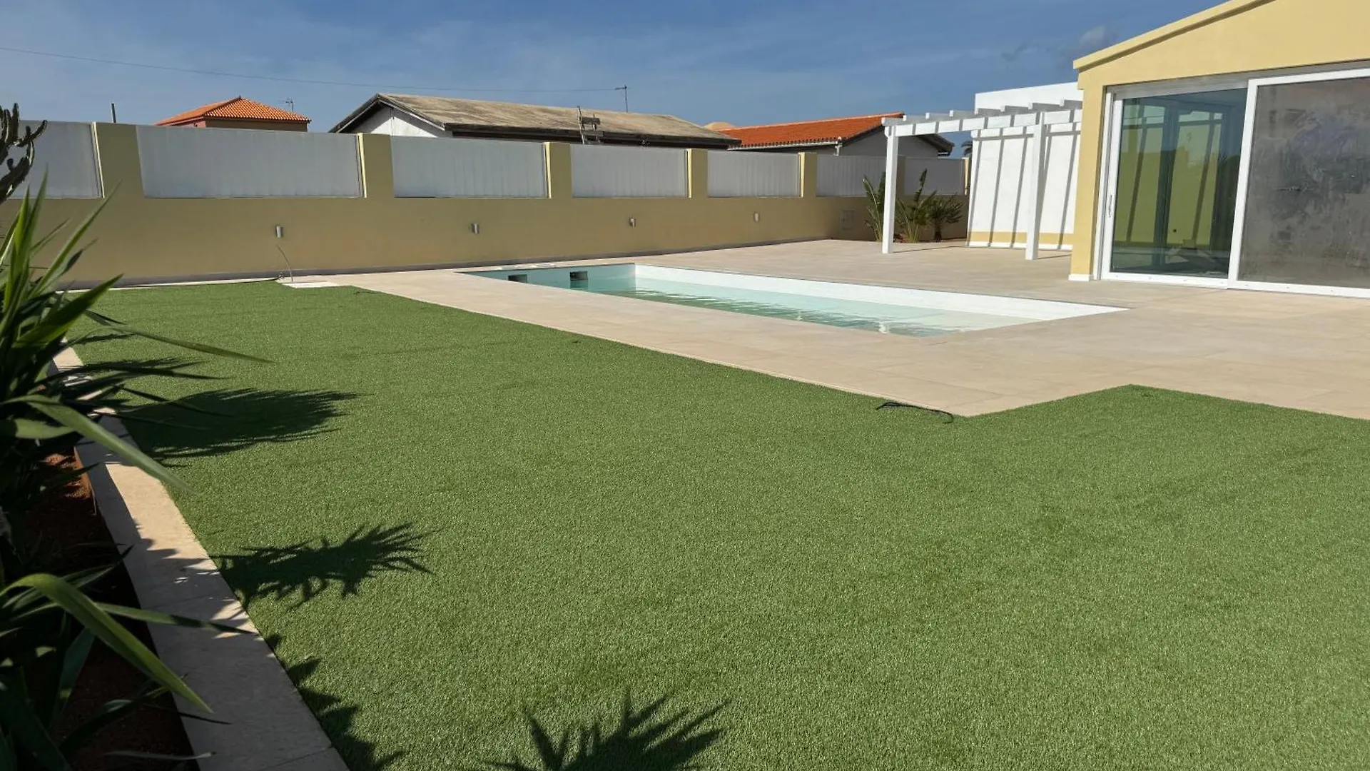 Espacio Room Con Piscina, Lajares Spain